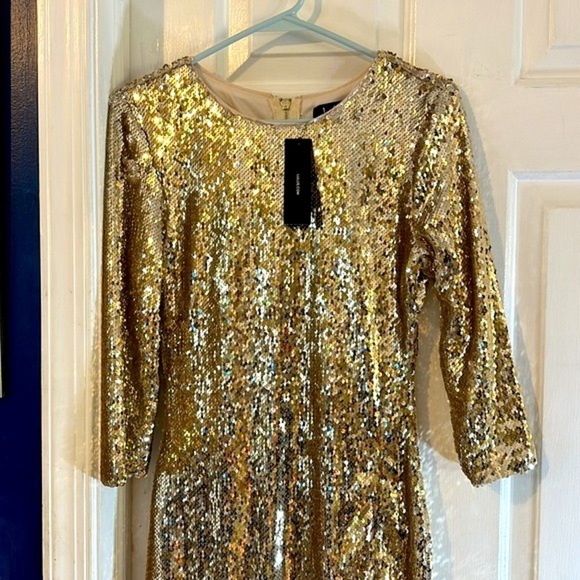 NWT Women’s Lulu’s Gold Sequined Mini Dress Size Small - Picture 2 of 9
